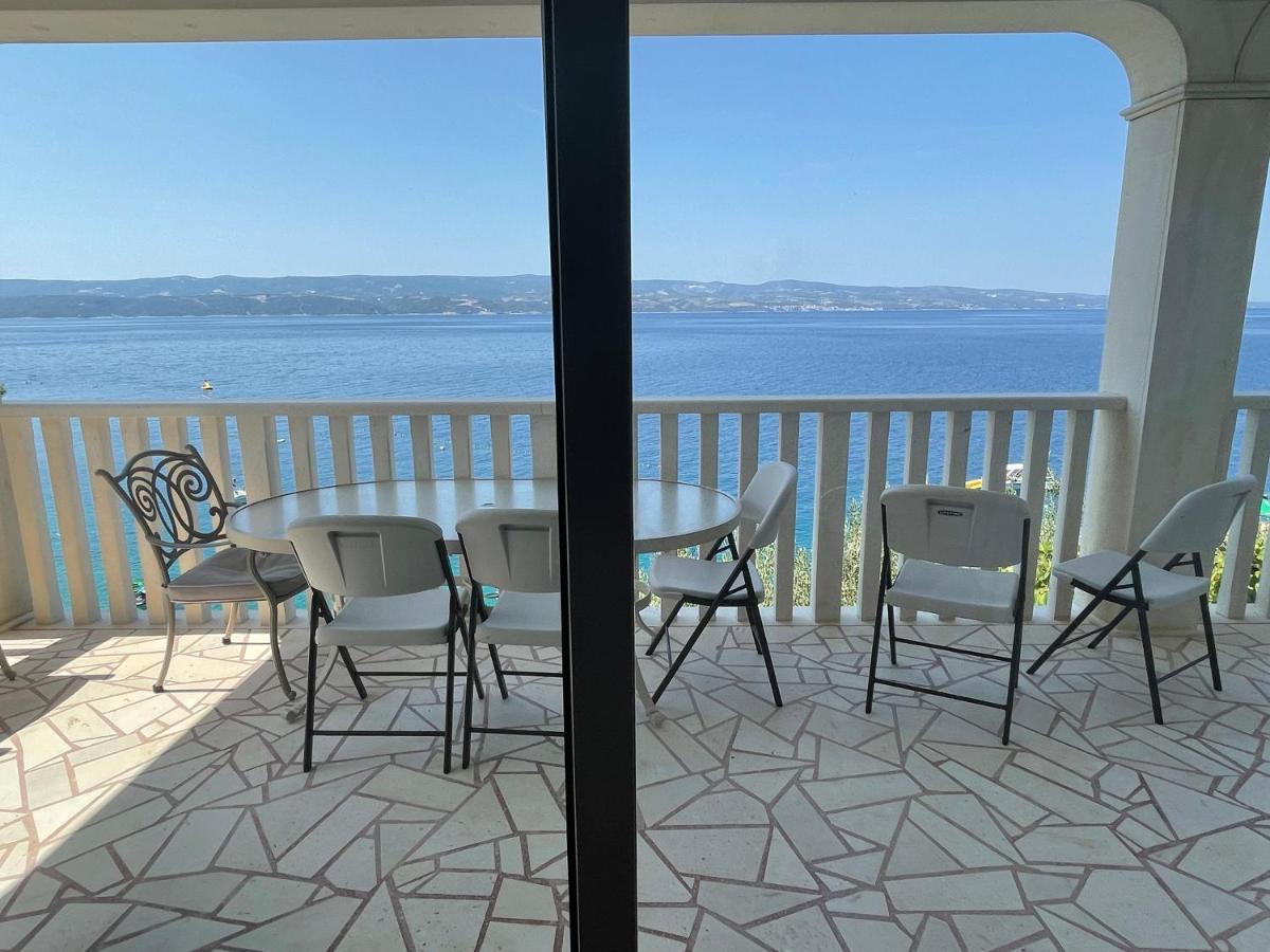 Apartments Lozina On The Beach 오미스 외부 사진