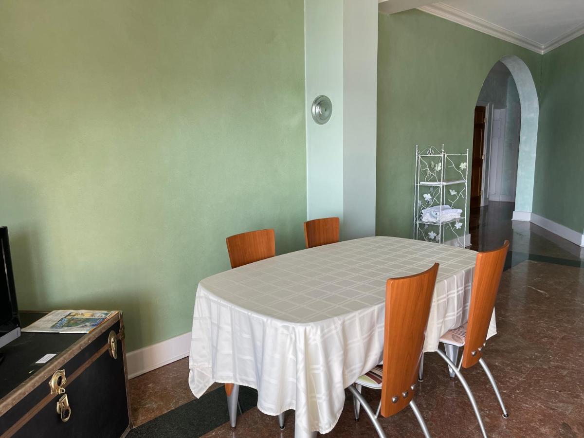 Apartments Lozina On The Beach 오미스 외부 사진
