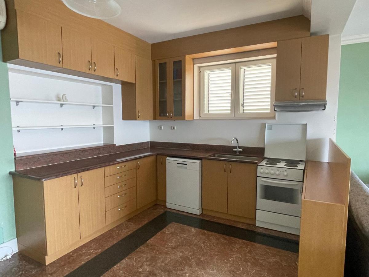 Apartments Lozina On The Beach 오미스 외부 사진