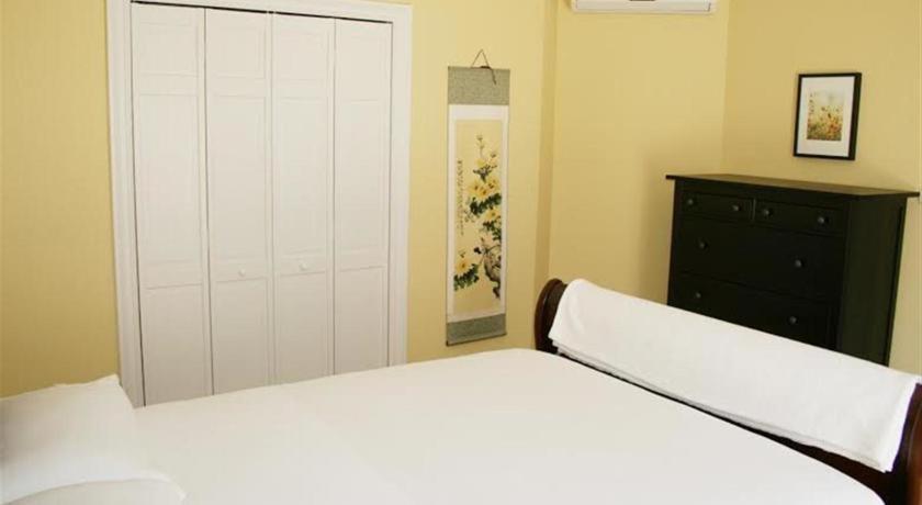 Apartments Lozina On The Beach 오미스 외부 사진